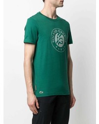 dunkelgrünes bedrucktes T-Shirt mit einem Rundhalsausschnitt von Lacoste