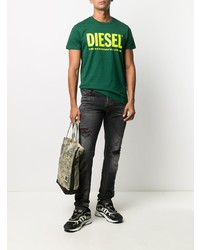 dunkelgrünes bedrucktes T-Shirt mit einem Rundhalsausschnitt von Diesel