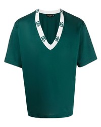 dunkelgrünes bedrucktes T-Shirt mit einem V-Ausschnitt von Dolce & Gabbana