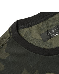 dunkelgrünes Camouflage T-Shirt mit einem Rundhalsausschnitt von rag & bone