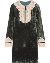 dunkelgrünes Samtkleid von Anna Sui