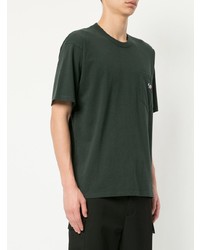 dunkelgrünes T-Shirt mit einem Rundhalsausschnitt von MAISON KITSUNÉ