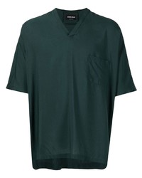 dunkelgrünes T-Shirt mit einem V-Ausschnitt von Giorgio Armani