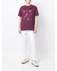 dunkellila bedrucktes T-Shirt mit einem Rundhalsausschnitt von Armani Exchange