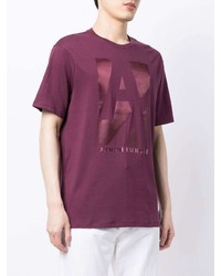 dunkellila bedrucktes T-Shirt mit einem Rundhalsausschnitt von Armani Exchange