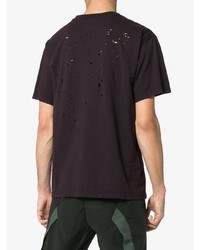 dunkellila bedrucktes T-Shirt mit einem Rundhalsausschnitt von Satisfy