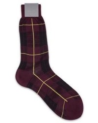 dunkellila Socken mit Schottenmuster