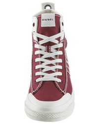 dunkelrote hohe Sneakers von Diesel