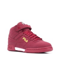 dunkelrote hohe Sneakers von Fila