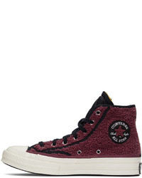 dunkelrote hohe Sneakers von Converse