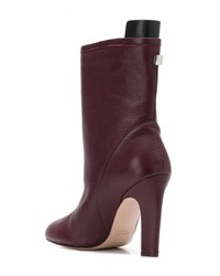 dunkelrote Leder mittelalte Stiefel von Stuart Weitzman