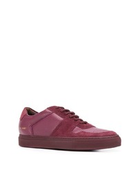 dunkelrote Leder niedrige Sneakers von Common Projects