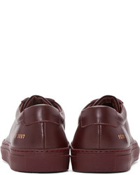 dunkelrote Leder niedrige Sneakers von Common Projects