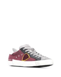 dunkelrote Leder niedrige Sneakers von Philippe Model Paris