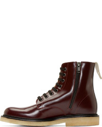 dunkelrote Lederstiefel von Common Projects