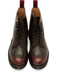 dunkelrote Lederstiefel von Dr. Martens