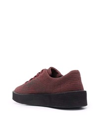 dunkelrote niedrige Sneakers von Camper