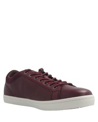 dunkelrote niedrige Sneakers von Lacoste