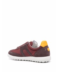 dunkelrote niedrige Sneakers von Camper