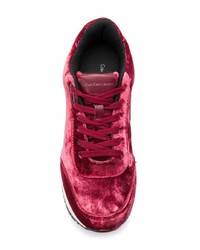 dunkelrote niedrige Sneakers von Calvin Klein Jeans