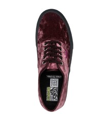 dunkelrote niedrige Sneakers von Vans