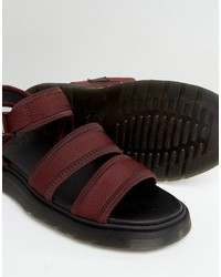 dunkelrote Sandalen von Dr. Martens