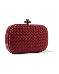 dunkelrote Satin Clutch mit Schlangenmuster von Bottega Veneta