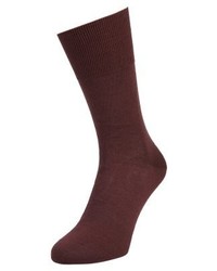 dunkelrote Socken von Falke