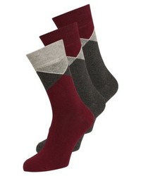 dunkelrote Socken von Zalando Essentials