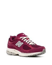 dunkelrote Sportschuhe von New Balance