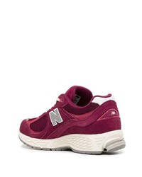 dunkelrote Sportschuhe von New Balance