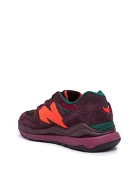 dunkelrote Sportschuhe von New Balance