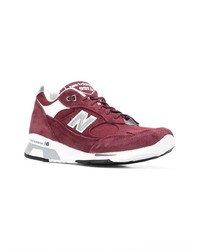 dunkelrote Sportschuhe von New Balance