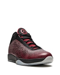 dunkelrote Sportschuhe von Jordan