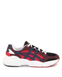 dunkelrote Sportschuhe von Asics