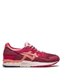 dunkelrote Sportschuhe von Asics