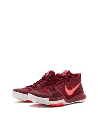 dunkelrote Sportschuhe von Nike