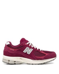 dunkelrote Sportschuhe von New Balance