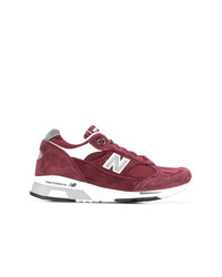 dunkelrote Sportschuhe von New Balance