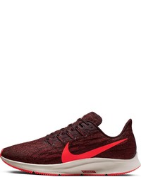 dunkelrote Sportschuhe von Nike