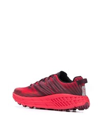 dunkelrote Sportschuhe von Hoka One One