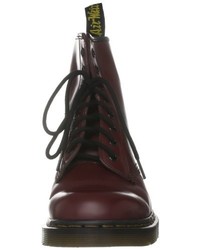 dunkelrote Stiefel von Dr. Martens