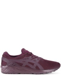 dunkelrote Turnschuhe von Asics