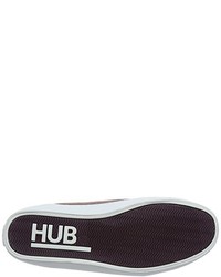 dunkelrote Turnschuhe von Hub