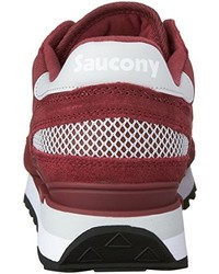 dunkelrote Turnschuhe von Saucony