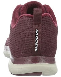 dunkelrote Turnschuhe von Skechers