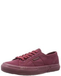 dunkelrote Turnschuhe von Superga