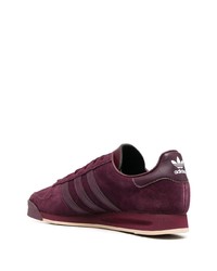 dunkelrote Wildleder niedrige Sneakers von adidas