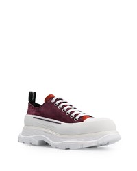 dunkelrote Wildleder niedrige Sneakers von Alexander McQueen