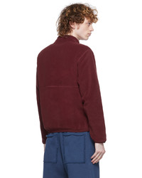 dunkelroter Fleece-Pullover mit einem Reißverschluss am Kragen von Sporty & Rich